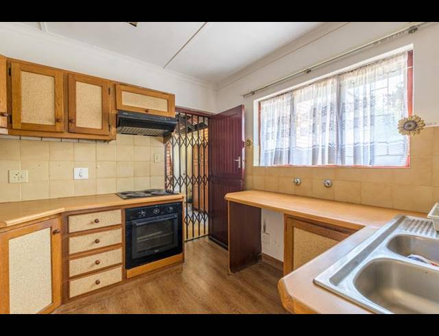 3 BEDROOM TOWNHOUSE FOR SALE IN OAK PARK